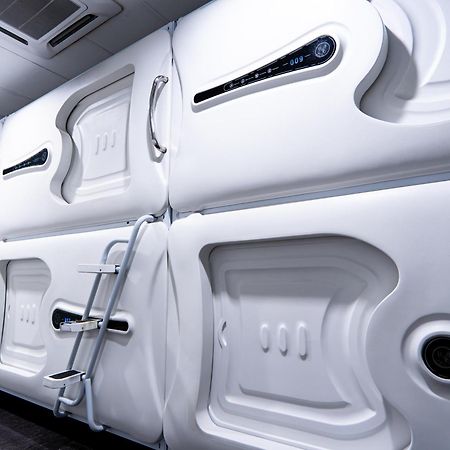 Capsule Inn Kota Kinabalu Buitenkant foto