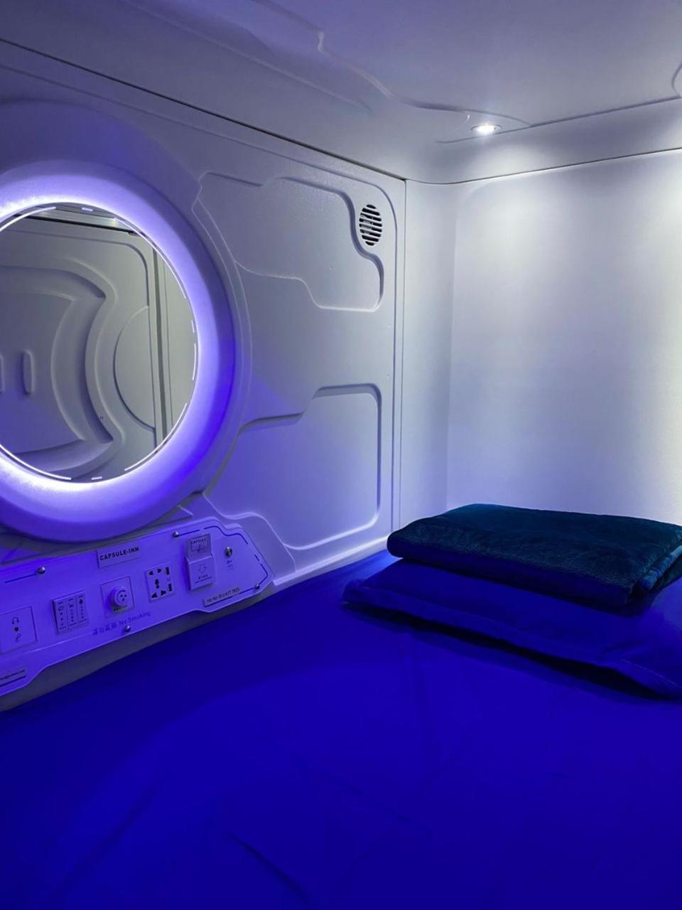 Capsule Inn Kota Kinabalu Buitenkant foto